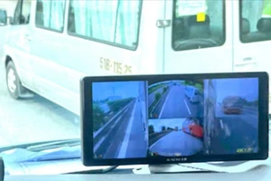 Trạm CSGT Tây Bắc vận động lắp camera quan sát ‘điểm mù’ cho hàng chục xe