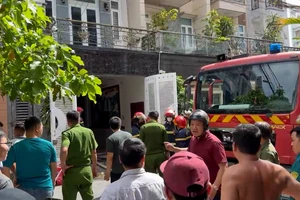 Cháy căn nhà ba tầng trong hẻm ở Gò Vấp, nhiều người thoát nạn