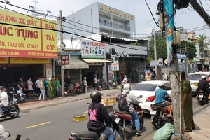 Tai nạn chết người trên đường Phan Huy Ích, giao thông ùn ứ