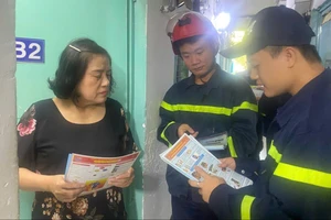 Cảnh sát đồng loạt ra quân hướng dẫn chủ trọ khắc phục vi phạm về PCCC