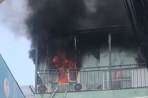 Cháy tòa nhà 5 tầng ở Gò Vấp, nhiều người hoảng loạn