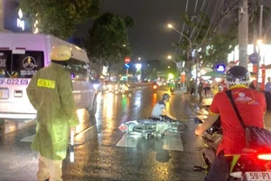 Nghi va chạm với ô tô giữa trời mưa, nam sinh viên tử vong ở Gò Vấp