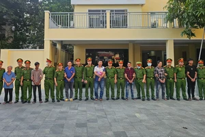 Công an TP.HCM bắt thêm 2 cán bộ hải quan trong vụ buôn lậu hàng triệu lít dầu DO