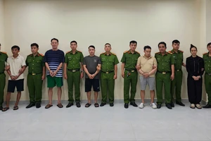 Đường dây sản xuất dầu nhớt giả quy mô lớn ở TP.HCM bị triệt phá