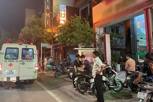 Người đàn ông siết cổ vợ tử vong trong khách sạn ở TP.HCM