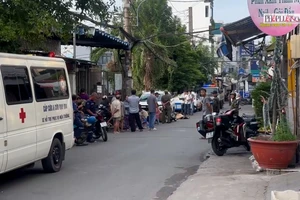 Va chạm với xe lôi bán rau, người đàn ông đi lấy bánh mì tử vong ở Gò Vấp