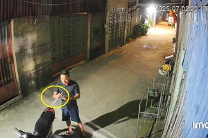 Người đàn ông cầm hung khí dọa giết cả nhà lúc nửa đêm ở xã Vĩnh Lộc