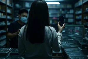 Người phụ nữ thuê nhiều điện thoại đắt tiền trên mạng xã hội rồi mang đi cầm
