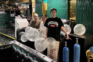 'Xưởng' buôn bán khí cười hàng trăm tỉ núp bóng bar S Pub trên đường Bùi Viện