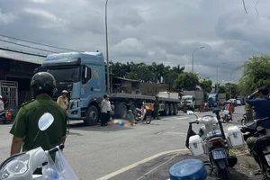 TP.HCM: Va chạm với xe đầu kéo, người phụ nữ tử vong tại chỗ