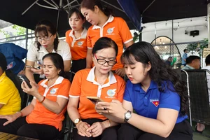 Ly cà phê sáng xóa rào cản: Lãnh đạo xã Nhuận Đức ngồi bàn tròn gỡ vướng cho dân