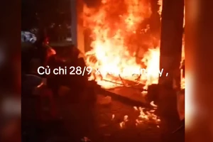 Điều tra vụ người đàn ông tưới xăng tự thiêu tại xã An Nhơn Tây, TP.HCM