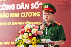 Công an TP.HCM ra mắt mô hình 'Trạm công dân số' tại Cao ốc Đảo Kim Cương