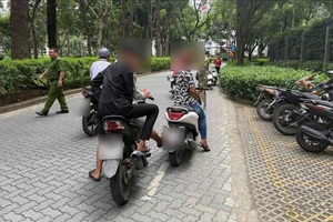 Bị trộm khi để xe không khóa cổ, điện thoại ở Trung tâm thương mại AEON Tân Phú