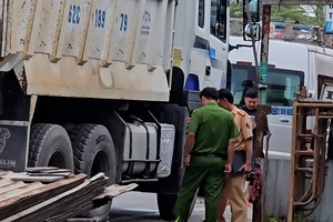 Từ Tây Ninh lên TP.HCM thăm con, người đàn ông gặp tai nạn tử vong khi chở cháu về nhà