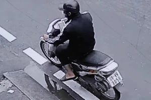 Công an TP.HCM tìm chủ xe máy liên quan 2 vụ cướp giật tài sản của Mã Chí Cường