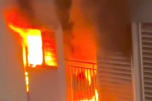 Cháy chung cư ở phường Long Trường, ba mẹ con bị bỏng nặng