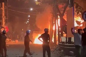 Cháy lúc rạng sáng trên đường Liên ấp 2-3-4 xã Vĩnh Lộc