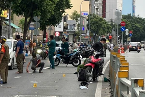 Người đàn ông bất ngờ té xe, tử vong trên đường Lũy Bán Bích, giao thông ùn ứ