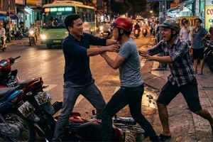 Công an truy tìm chủ 2 xe máy liên quan vụ đánh người trên đường phố