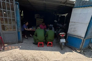 Nghi chồng tự thiêu sau mâu thuẫn khiến vợ và con trai bị bỏng