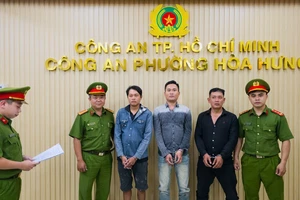 Tạm giữ 3 người đập phá quán cơm trên đường Trường Sơn