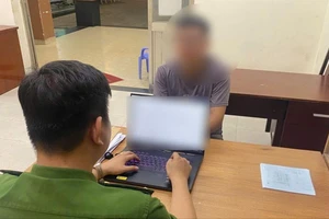 Công an khởi tố 2 người đàn ông rượt đuổi, đánh nhau ở đường Trường Chinh