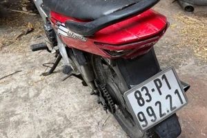 Công an tìm chủ sở hữu xe máy trong vụ án ma túy ở phường Phú Thọ Hoà