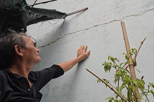 Khổ sở vì nhà ở sát vách xưởng inox 