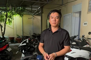 Cướp giật điện thoại rồi nhờ tài xế xe công nghệ giao cho công an 