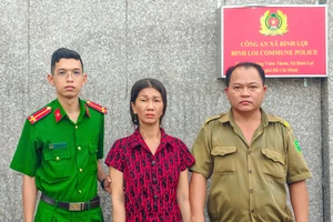 Một phụ nữ dàn cảnh cướp giật hơn 300 tờ vé số 
