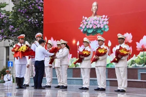 Hai đơn vị thuộc Công an TP.HCM đón nhận danh hiệu Anh hùng