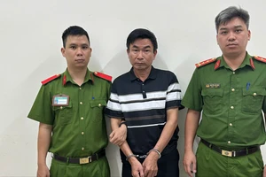 Lời khai người hàng hành hung shipper tại phường Rạch Dừa