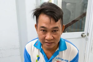 Người đàn ông dùng hung khí đánh người trên đường Phan Đăng Lưu ra đầu thú