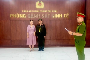 Sao chép ý tưởng thiết kế áo dài 'Thư từ phố thị', chủ sở hữu vải áo dài Đất Lành bị bắt