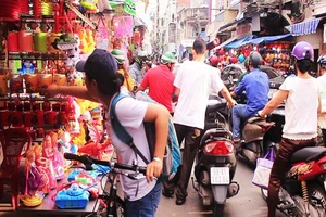 Ngắm phố lồng đèn lung linh nhất TP.HCM