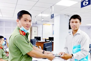 Quên iPhone ở Phòng Quản lý xuất nhập cảnh được trả nhanh