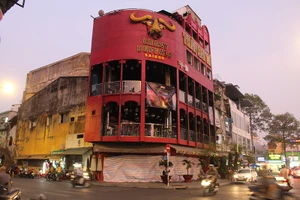 Hàng ngàn nhà hàng, quán bar, karaoke ở TP.HCM đóng cửa