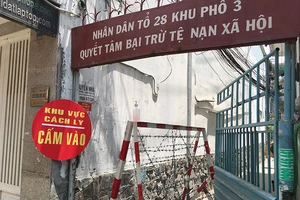Phong toả ba khu đông dân cư ở TP.HCM