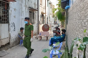 Dịch COVID-19: Toàn cảnh 3 khu dân cư bị cách ly ở TP.HCM