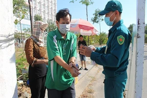 'Con tôi được cách ly thế này, may mắn lắm'