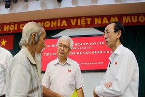 ĐBQH thông tin với cử tri huyện Bình Chánh về dự án Sing Việt