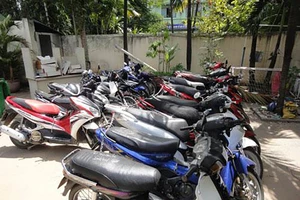 Triệt phá nhóm lừa đảo lấy xe máy đem bán