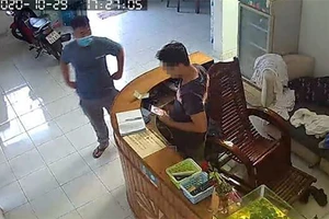 1 phụ nữ 45 tuổi chết trong khách sạn ở Thủ Đức nghi bị giết