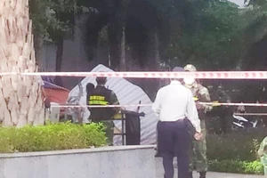 Người phụ nữ rơi lầu chung cư ở Bình Thạnh nghi do tự tử