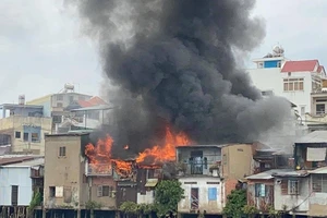 Hoả hoạn thiêu rụi 4 căn nhà ở quận 8