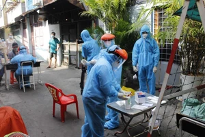 TP.HCM lấy mẫu xét nghiệm dân khu Mả Lạng do có ca dương tính