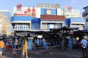 Phong toả một phần chợ Bà Chiểu do ca dương tính đến mua hàng