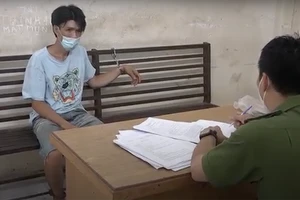 Tàng trữ ma tuý, dùng dao gây thương tích cảnh sát khi bị kiểm tra