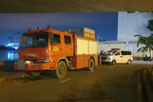 Hàng chục cảnh sát tìm kiếm người đàn ông nhảy cầu Thủ Thiêm mất tích